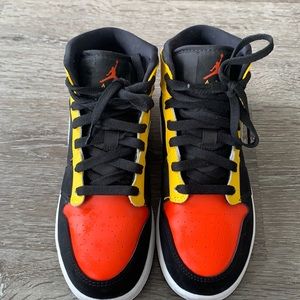 Jordan 1 Mids